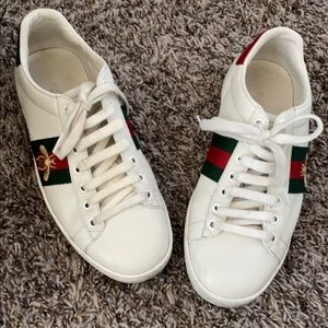 Gucci Womens Ace Sneaker with Bee